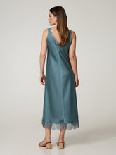 Image sur Robe de cocktail en satin