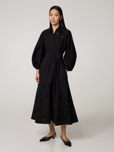 Bild von Blusenkleid mit Lochstickerei