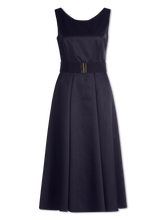 Bild von Cocktailkleid mit Gürtel