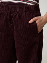 Image sur Pantalon en velours côtelé à jambes larges