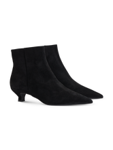 Bild von Stiefeletten aus Veloursleder