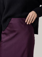 Image sur Jupe en satin avec de la dentelle