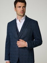 Image sur Costume trois pièces coupe slim