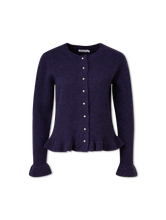 Bild von Strickjacke mit Wolle