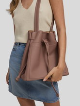 Bild von Umhängetasche aus veganem Material