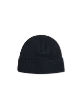Bild von Strickmütze mit Wolle