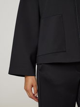 Image sur Veste à la coupe carrée