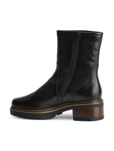 Bild von Stiefel mit Lammfell