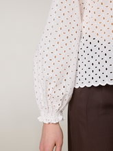 Bild von Bluse mit Lochstickerei