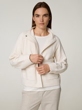 Bild von Strickjacke mit Pattentaschen