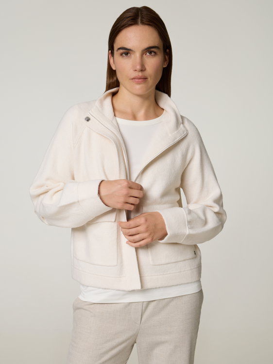 Bild von Strickjacke mit Pattentaschen