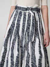 Bild von Midijupe mit Falten