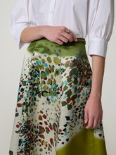 Image sur Jupe mi-longue en satin