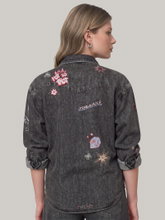 Image sur Chemise en jean brodée
