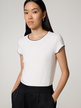 Bild von T-Shirt mit Zierkragen
