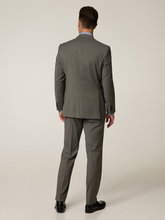 Image sur Costume deux pièces à la coupe classique