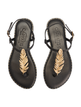 Image sur Sandales ornées de feuilles dorées