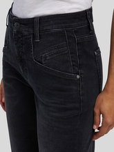 Bild von High Waist Jeans in Karotten-Form KACIE