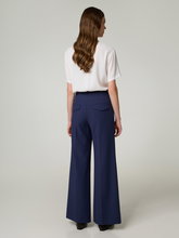 Bild von Hose mit weitem Bein