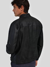 Bild von Lederjacke mit Stehkragen