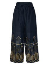 Bild von Hose mit Stickerei