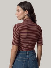 Image sur T-shirt à col montant