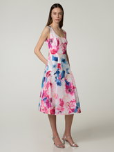 Image sur Robe de cocktail à plis creux