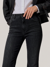 Image sur Jean coupe bootcut raccourcie