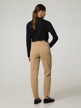Image sur Pantalon à la coupe féminine