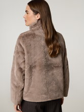 Bild von Jacke aus Kunstpelz