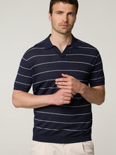 Bild von Poloshirt aus Strick