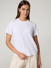 Image sur T-shirt brodé