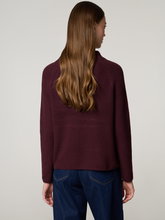 Bild von Pullover mit Stehkragen