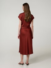 Image sur Jupe mi-longue en satin URA
