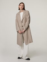 Bild von Wollmantel mit Muster