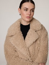 Bild von Jacke im Teddy-Look