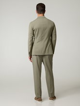 Image sur Costume deux pièces à la coupe classique