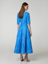 Image sur Robe de cocktail en jacquard