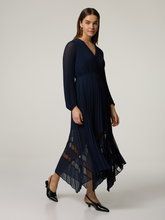 Image sur Robe midi plissée