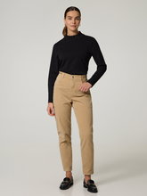 Image sur Pantalon à la coupe féminine