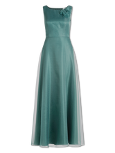 Bild von Abendkleid mit Blumenverzierung