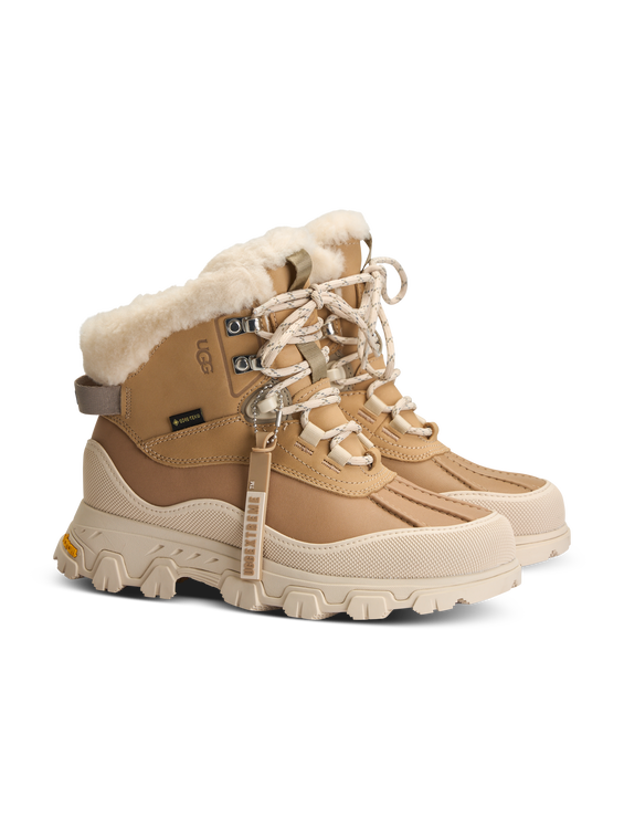 Bild von Schnürschuhe mit Kunstfell