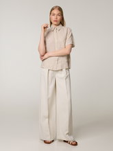 Bild von Bundfaltenhose mit weitem Bein