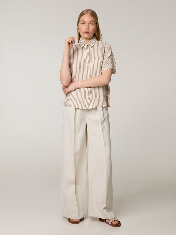 Bild von Bundfaltenhose mit weitem Bein