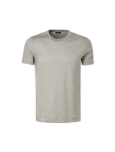 Image sur T-shirt à coupe personnalisée
