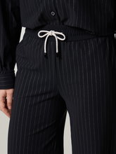 Bild von Hose mit Nadelstreifen