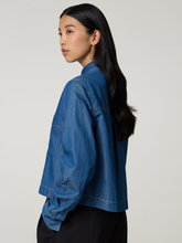 Image sur Blouse en denim coupe courte