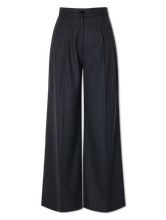 Image sur Pantalon Marlene à fines rayures