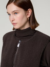 Bild von Gilet im Teddy-Look