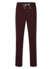 Image sur Un pantalon chino au look jogging